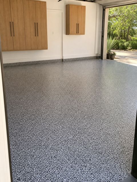 Finished decorative flake floor in an Austin garage