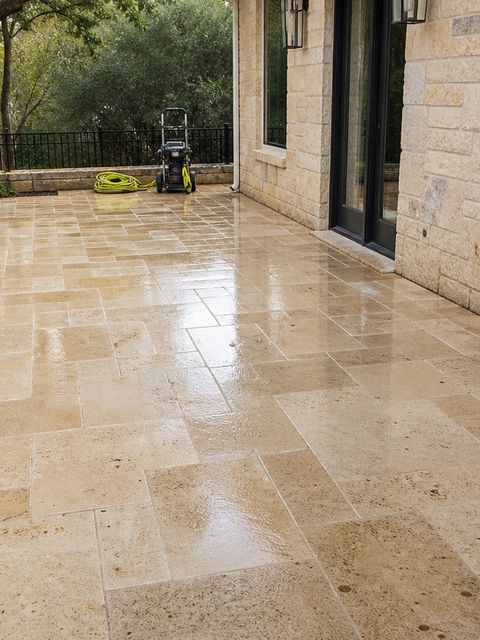 clean home exterior